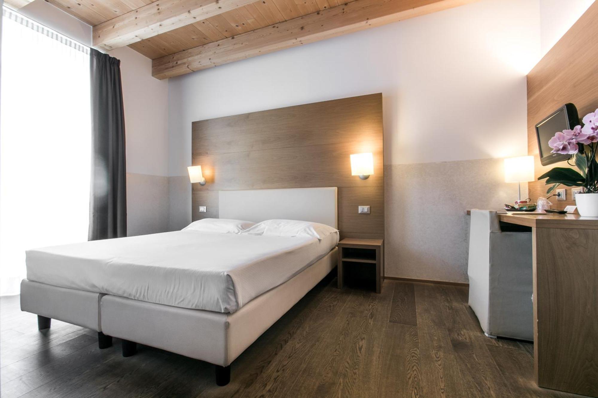 Hotel Opera 도소부오노 외부 사진