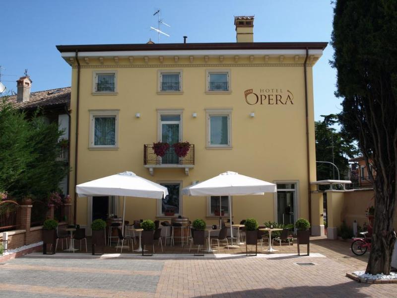 Hotel Opera 도소부오노 외부 사진
