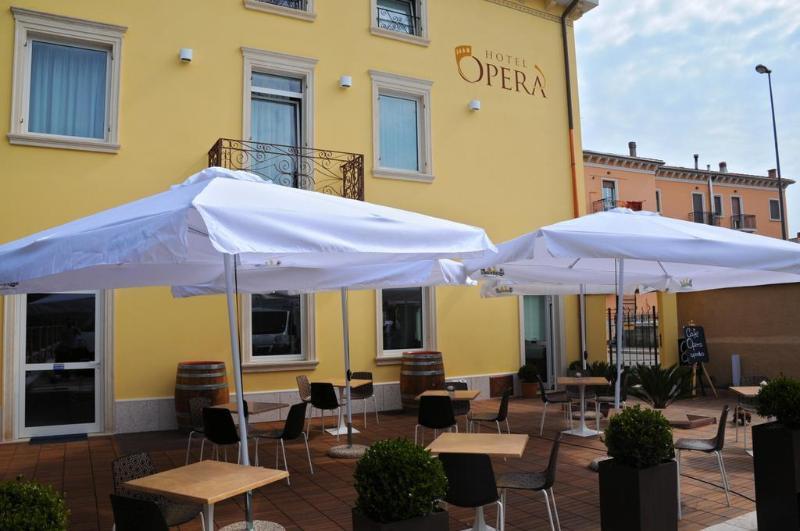 Hotel Opera 도소부오노 외부 사진