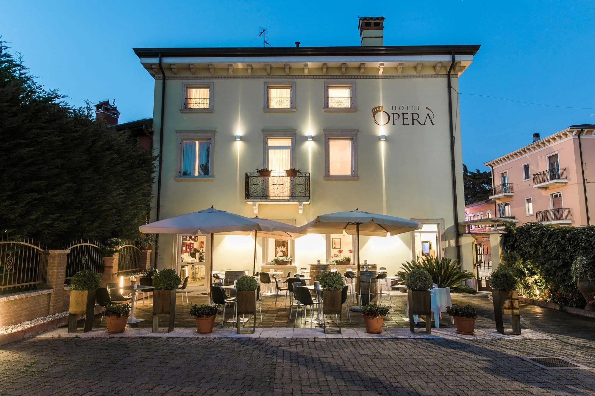 Hotel Opera 도소부오노 외부 사진
